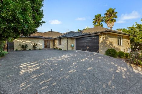 Photo of property in 15 Elliot Street, Riverhead, 0820