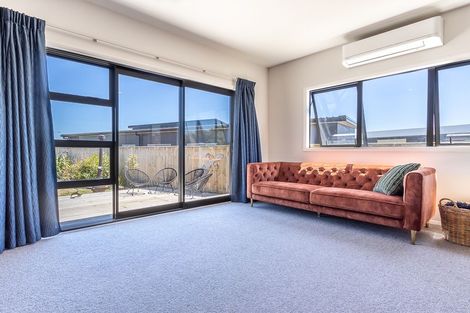 Photo of property in 35 Seagrass Place, Otaki Beach, Otaki, 5512