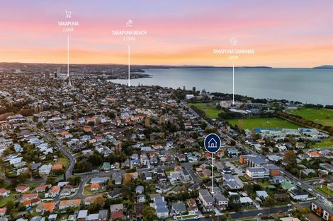Photo of property in 2/3 Corrella Road, Belmont, Auckland, 0622