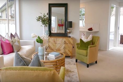 Photo of property in 81b Mirrabooka Avenue, Botany Downs, Auckland, 2010