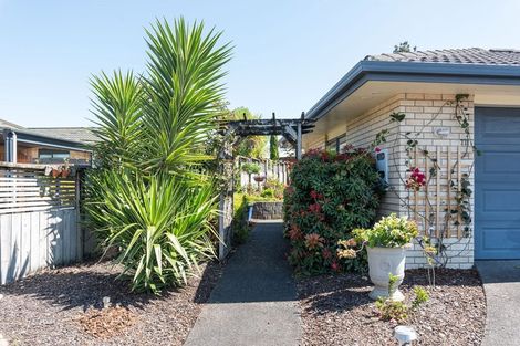 Photo of property in 11 Oakridge Drive, Kerikeri, 0230