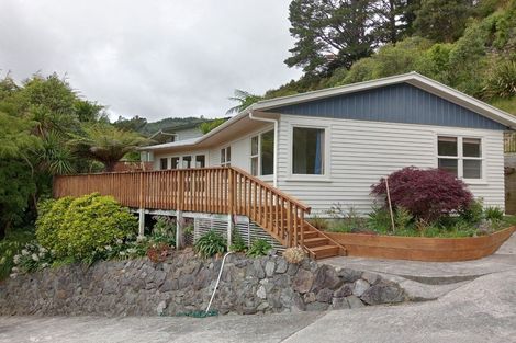 Photo of property in 52 Ngahere Street, Stokes Valley, Lower Hutt, 5019