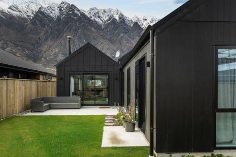 Photo of property in 8 Bale Road, Jacks Point, 9371