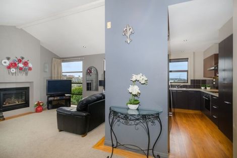 Photo of property in 135 Wiseley Road, West Harbour, Auckland, 0618