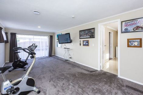 Photo of property in 19 Sunnyview Drive, Brown Owl, Upper Hutt, 5018