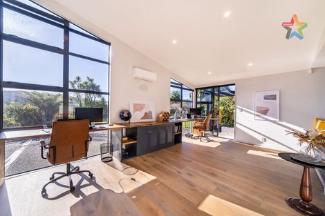 Photo of property in 22 Mount Marua Drive, Timberlea, Upper Hutt, 5018