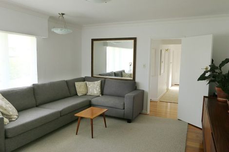 Photo of property in 30 Eastglen Road, Glen Eden, Auckland, 0602