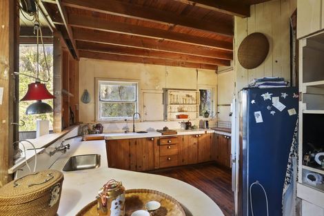 Photo of property in 620 South Titirangi Road, Titirangi, Auckland, 0604