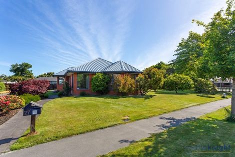 Photo of property in 27 Showgate Avenue, Sockburn, Christchurch, 8042