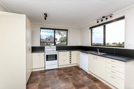 Photo of property in 31 Manu Crescent, Upper Vogeltown, New Plymouth, 4310