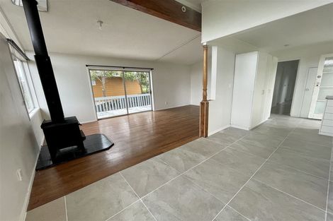 Photo of property in 18 Pankhurst Place, Sunnyvale, Auckland, 0612