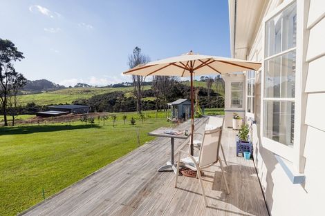 Photo of property in 4 Amelie Place, Coopers Beach, 0420