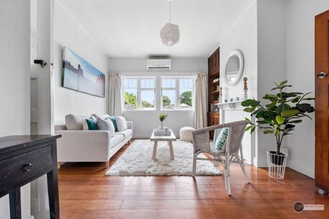 Photo of property in 1-2/6a Pohutukawa Street, Woburn, Lower Hutt, 5010