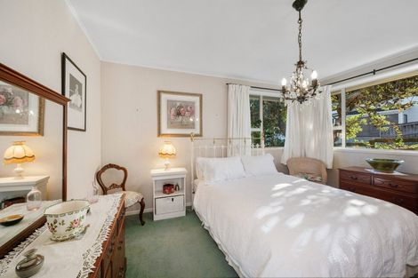 Photo of property in 29 Sequoia Place, Sunnynook, Auckland, 0620