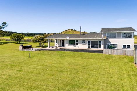 Photo of property in 1397 Meremere Road, Ohangai, Hawera, 4672