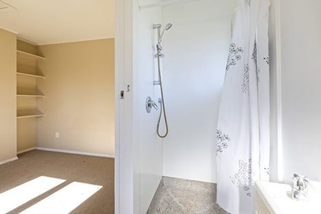 Photo of property in 12 Aorangi Road, Bryndwr, Christchurch, 8053