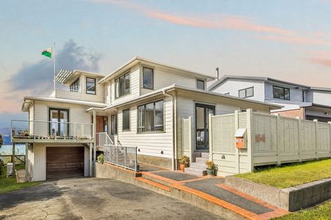 Photo of property in 164 Kahu Road, Paremata, Porirua, 5024