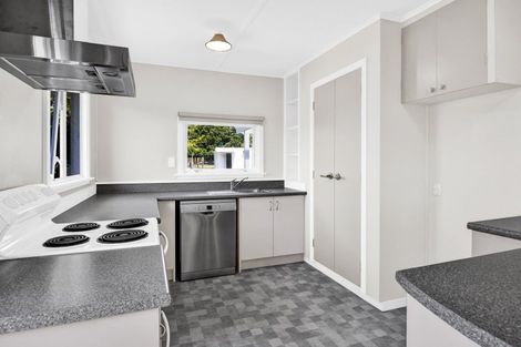 Photo of property in 1354 Devon Road, Brixton, Waitara, 4382