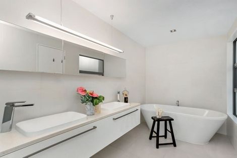 Photo of property in 1 Whisby Road, Cashmere, Christchurch, 8022