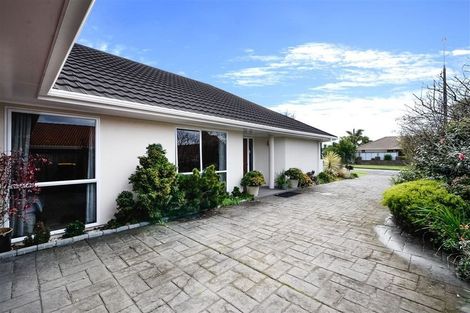 Photo of property in 22 Suncrest Drive, West Harbour, Auckland, 0618