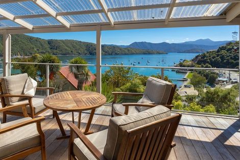 Photo of property in 362a Waikawa Road, Waikawa, Picton, 7220