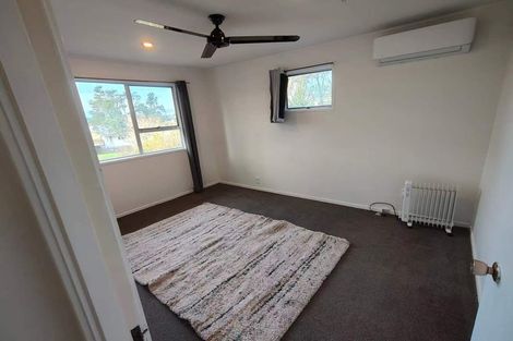 Photo of property in 30 Pipitea Place, Massey, Auckland, 0614
