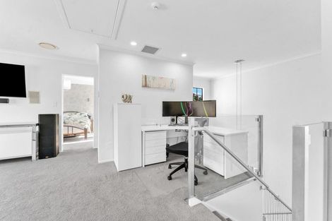 Photo of property in 37 Vincent Street, Waterloo, Lower Hutt, 5011