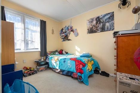 Photo of property in 8 Cole Grove, Wallaceville, Upper Hutt, 5018