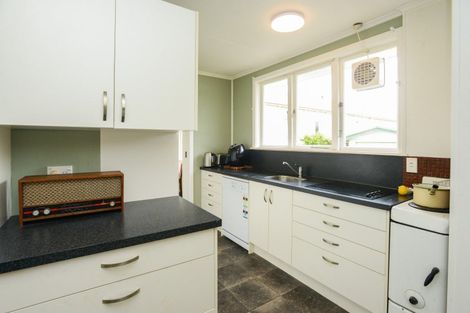 Photo of property in 7 Bowling Road, Greenmeadows, Napier, 4112