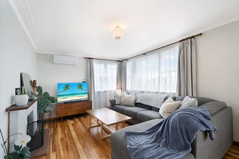 Photo of property in 7 Kelwyn Road, Kelston, Auckland, 0602