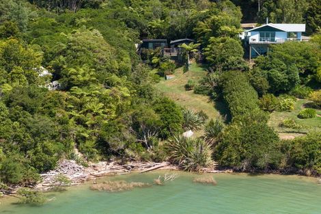 Photo of property in 687 Queen Charlotte Drive, Havelock, Picton, 7281