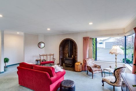 Photo of property in 1 Sloane Place, Taradale, Napier, 4112