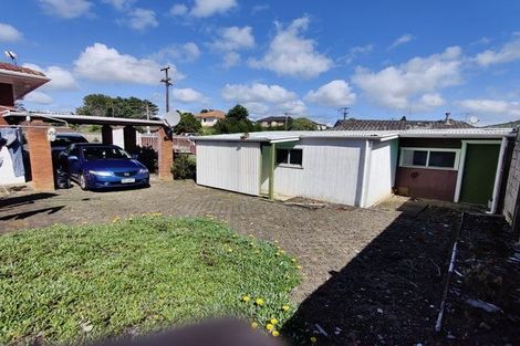 Photo of property in 2 Wells Road, Bucklands Beach, Auckland, 2012