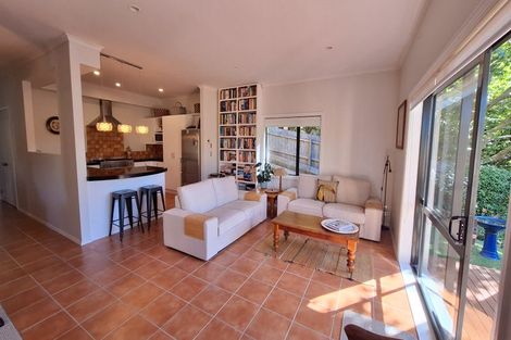 Photo of property in 44 Parkwood Crescent, Gulf Harbour, Whangaparaoa, 0930