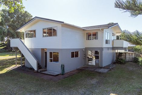 Photo of property in 32 Mccall Avenue, Pauanui, Hikuai, 3579