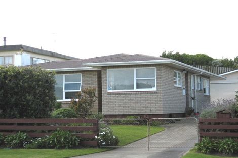 Photo of property in 172 Karaka Street, Castlecliff, Whanganui, 4501
