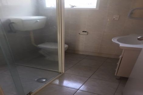 Photo of property in 2 Kingussie Place, Highland Park, Auckland, 2010