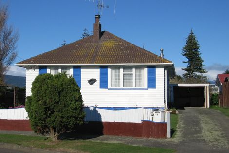 Photo of property in 13 Totara Place, Otaki, 5512