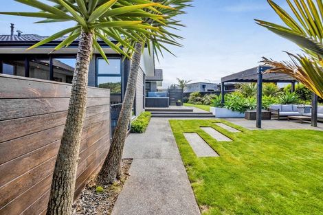 Photo of property in 5 Augusta Grove, Waiwhakaiho, New Plymouth, 4312