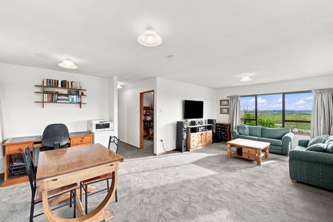 Photo of property in 433 Cashmere Road, Westmorland, Christchurch, 8025