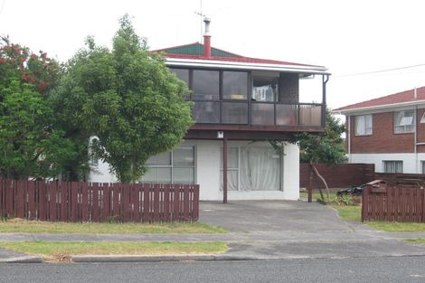 Photo of property in 127 Chivalry Road, Glenfield, Auckland, 0629