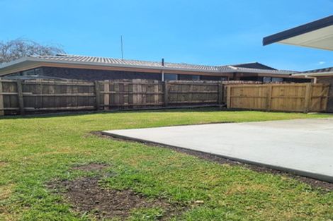 Photo of property in 4186a Great North Road, Glendene, Auckland, 0602