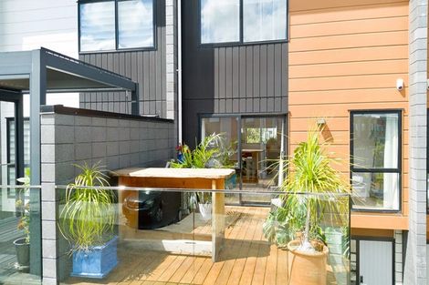 Photo of property in 8 Meritage Lane, Te Atatu South, Auckland, 0610