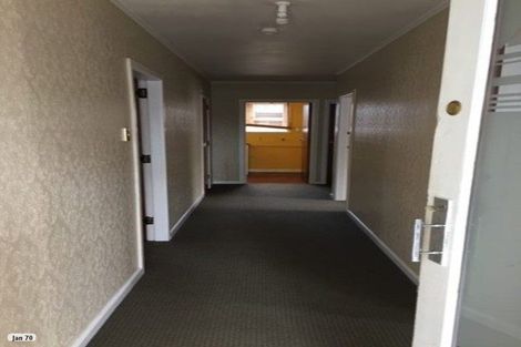 Photo of property in 16 Rathgar Road, Henderson, Auckland, 0610