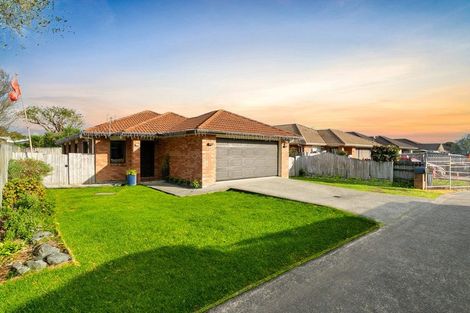 Photo of property in 8 Maadi Place, Papakura, 2110