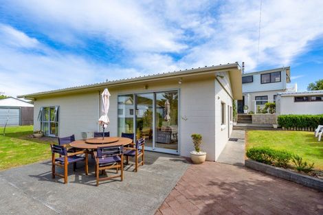 Photo of property in 1 Moana Drive, Mahia, 4198