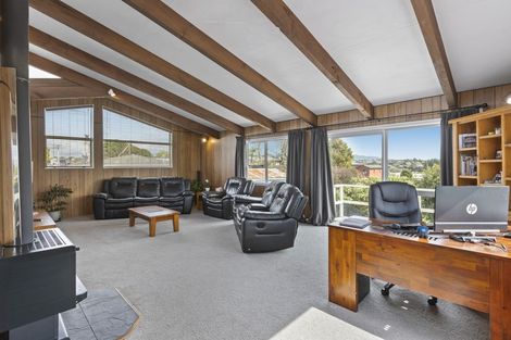 Photo of property in 41 Discovery Place, Marfell, New Plymouth, 4310