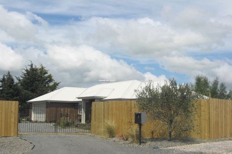 Photo of property in 2 Olivea Place, Oxford, 7430