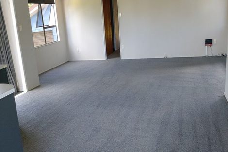 Photo of property in 24 Shearwater Street, One Tree Point, 0118