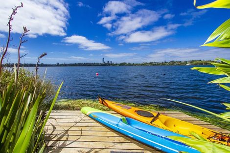 Photo of property in 40 Shakespeare Road, Milford, Auckland, 0620